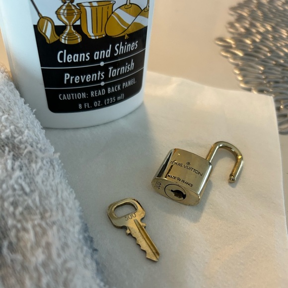 Louis Vuitton Lock Number 300 Just cleaned With Brass Polish Great Condition - Picture 6 of 8